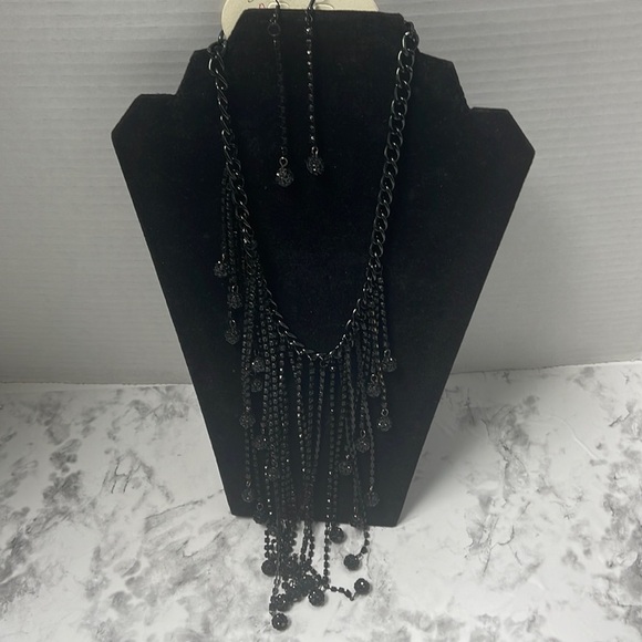 black Tear Drop Necklace Set. NEW - Picture 3 of 7